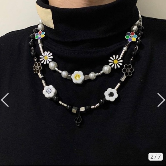 Y2K Flower Pearl Music Symbol Necklace Unisex - Picture 7 of 7